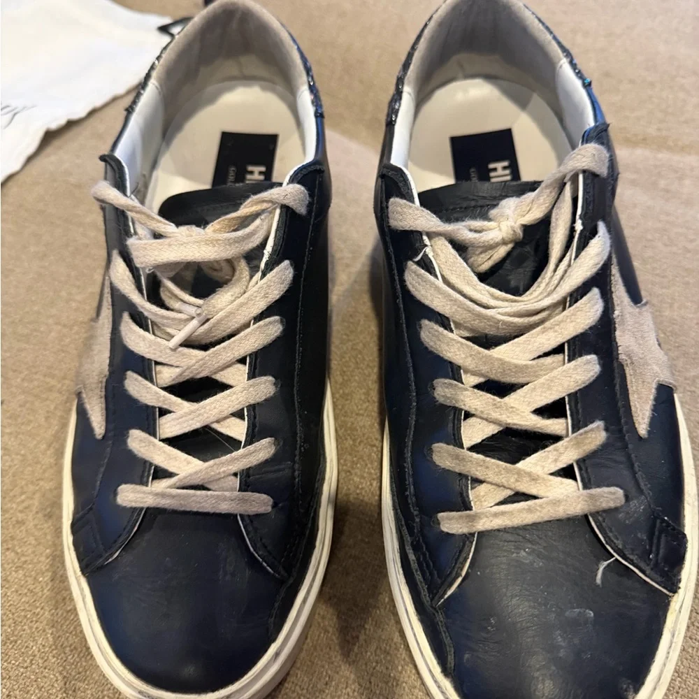 Golden Goose Black and Cream Star Sneakers - Picture 2 of 5